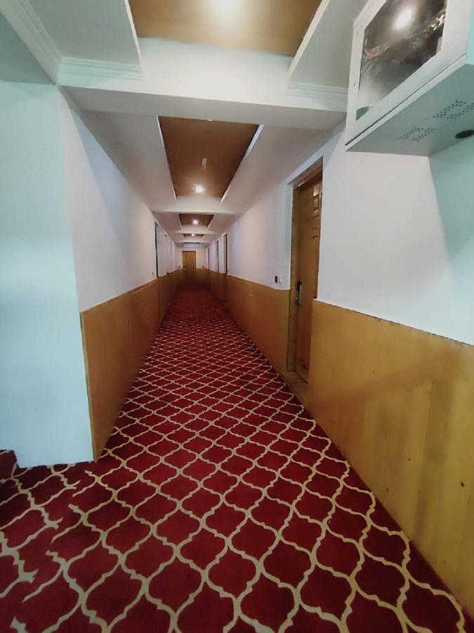 Hotel Sheen Srīnagar Extérieur photo