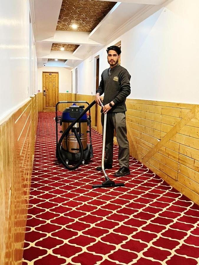 Hotel Sheen Srīnagar Extérieur photo