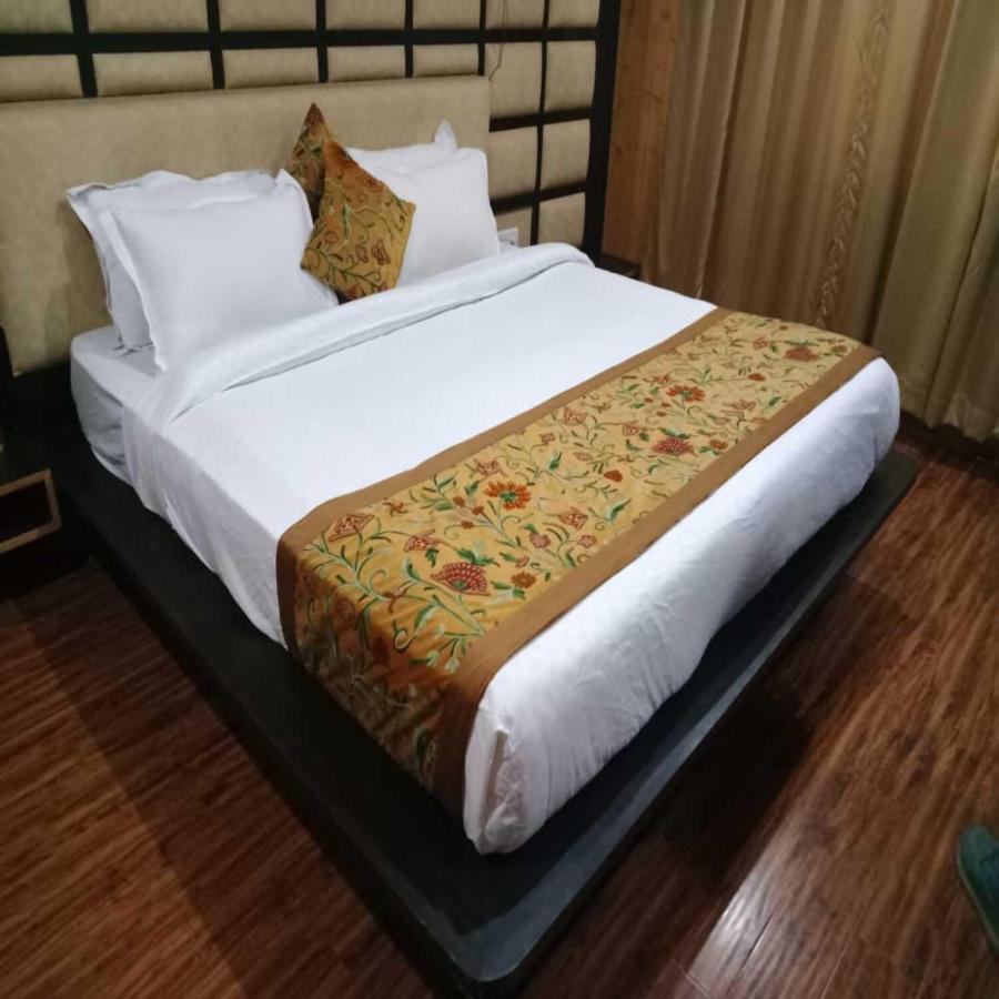 Hotel Sheen Srīnagar Extérieur photo