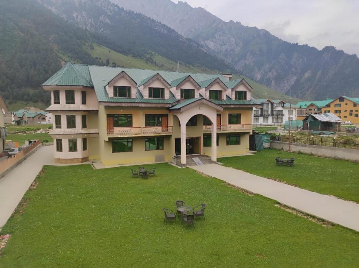 Hotel Sheen Srīnagar Extérieur photo