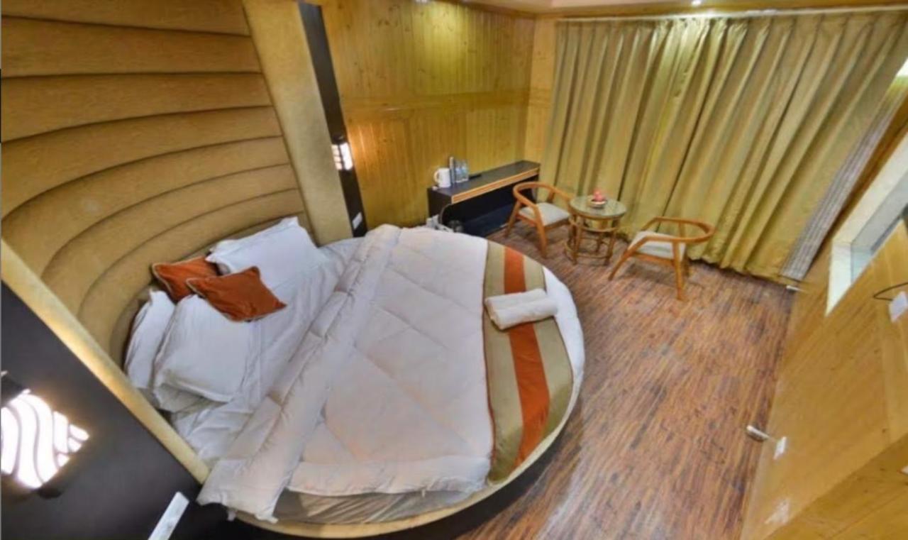 Hotel Sheen Srīnagar Extérieur photo
